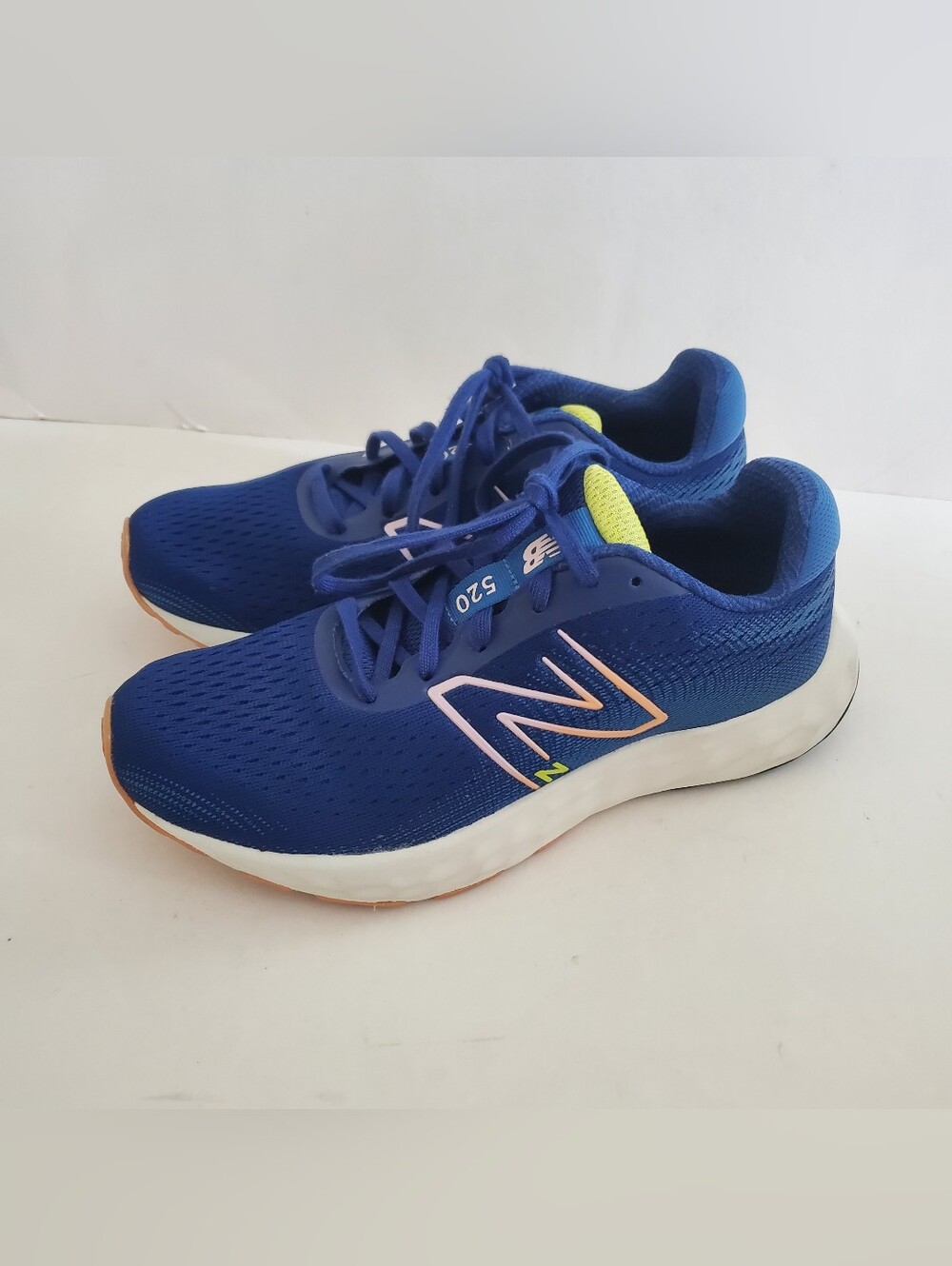 New Balance 520 v8 Blue Running Sneakers Women's Size 7